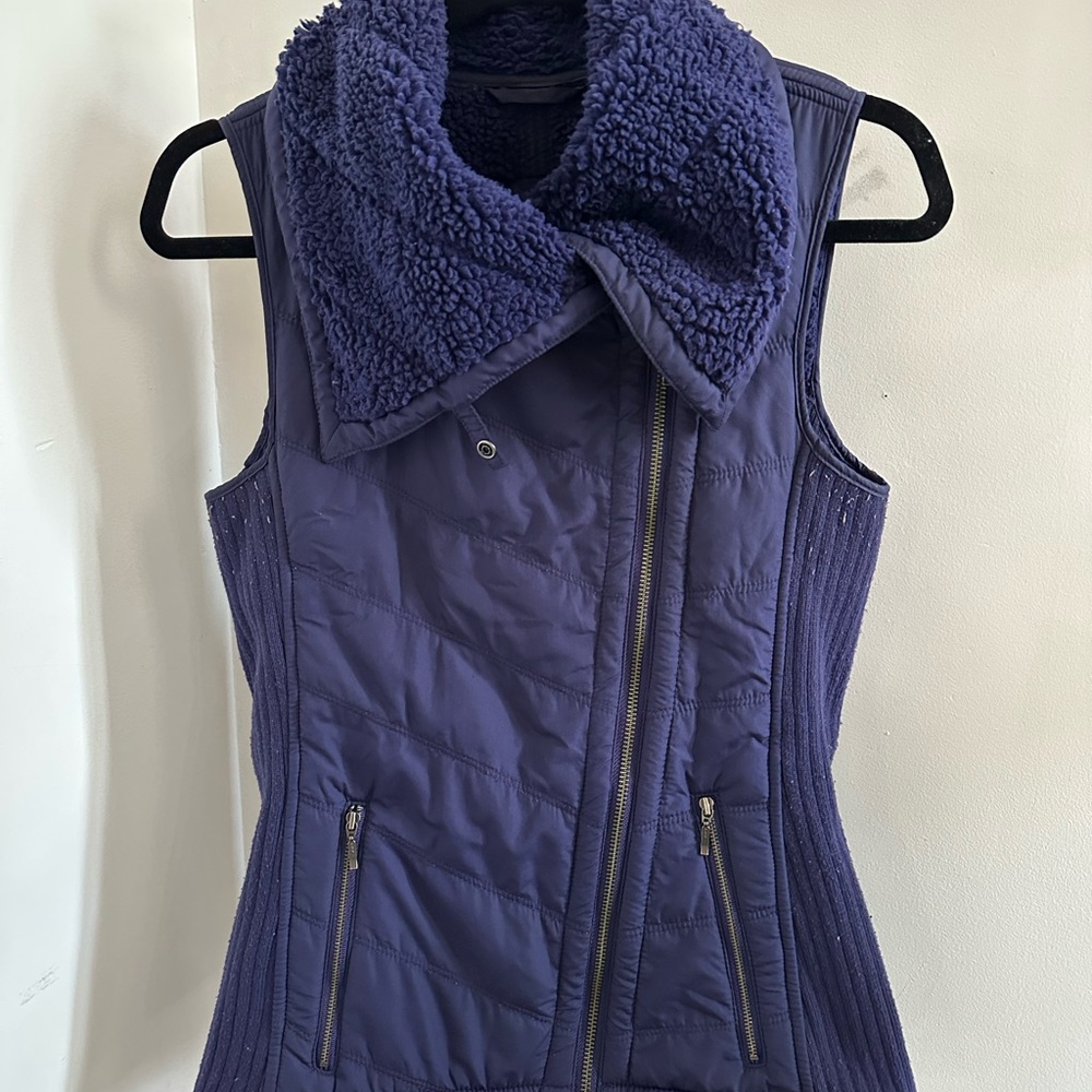 Women's Prana Purple fuzzy Quilted Vest, cozy zip up, xs